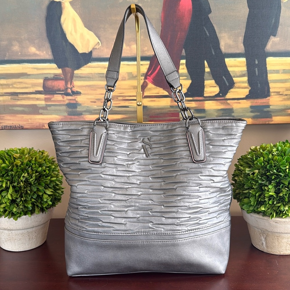 SIMPLY VERA VERA WANG 🩶 SILVER-TONE 🩶 TRIPLE-COMPARTMENT TOTE BAG 🌟EUC🌟